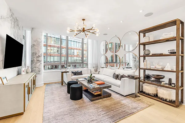 Sold by R New York | media 3