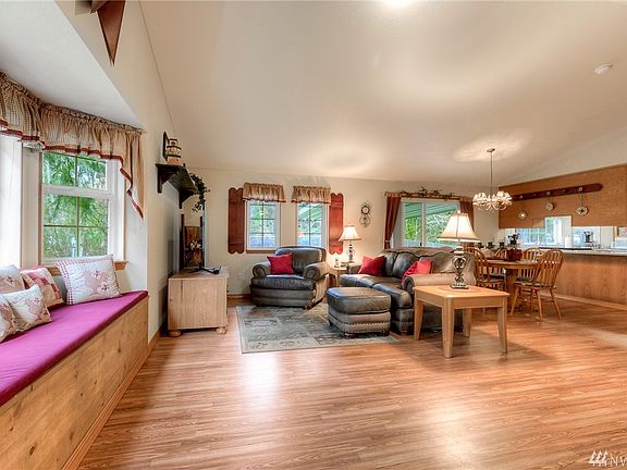 3rd image of 19711 116th Avenue Ct E