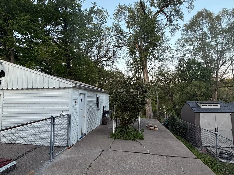 1405 Belle Ave — Photo 7