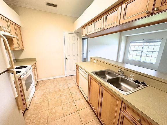 5th image of 406 Eagle Pond Dr