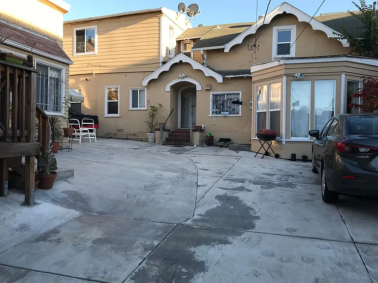 1846 5th Ave — Photo 2