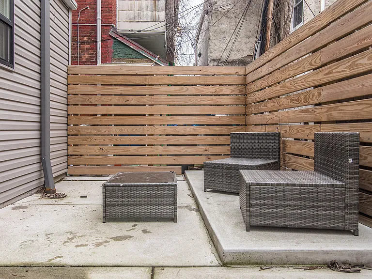 2435 W Master St #1A — Photo 32