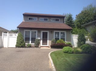 619 Windmill Ave, West Babylon, NY 11704