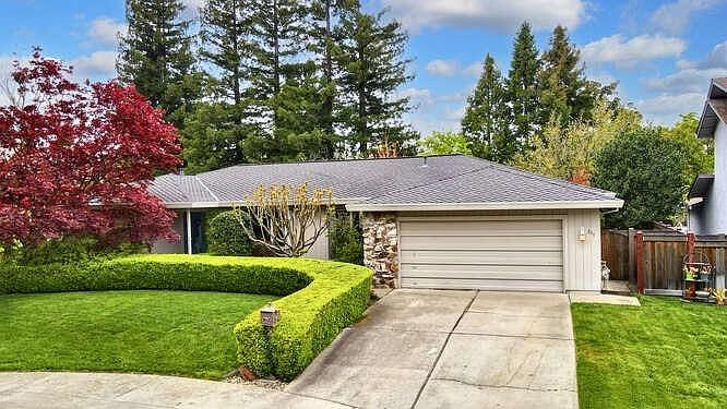 1st image of 211 River Acres Dr