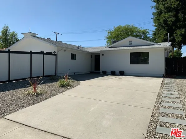 24309 Friar St, Woodland Hills, CA 91367