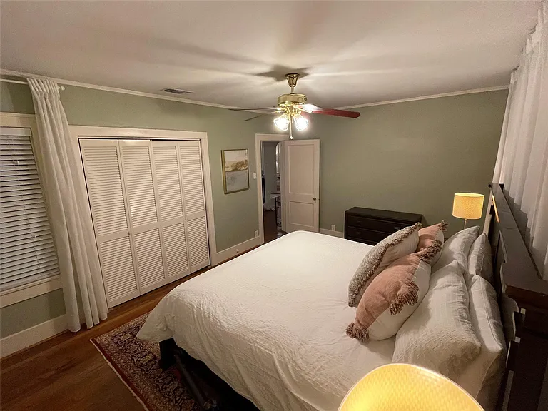 1604 Castle Ct — Photo 14