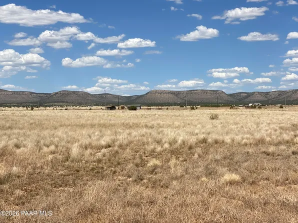 3177 W Granite Dr, Paulden, AZ 86334