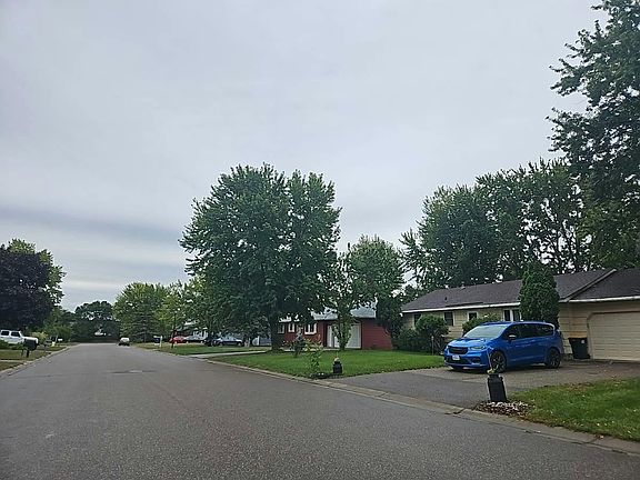 5th image of 6610 169th St W
