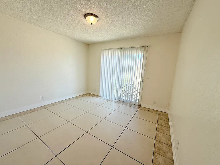 15080 Sequoia St #B — Photo 10