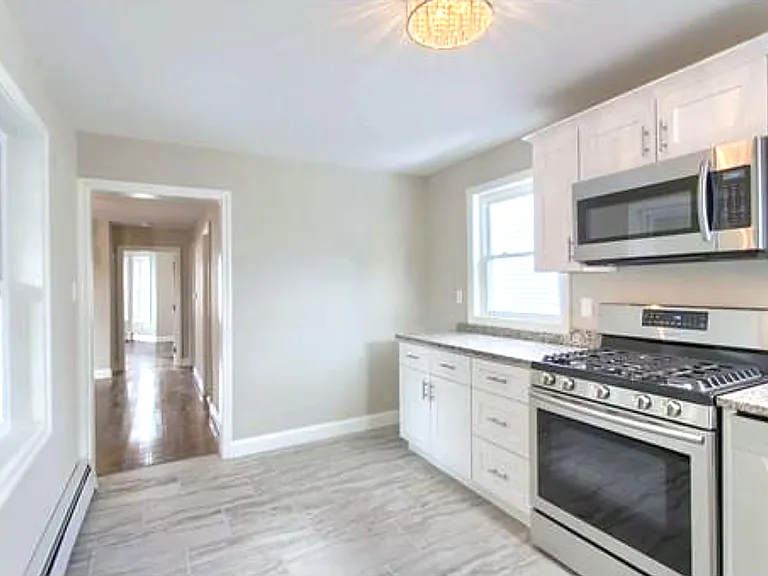 68 Williams Ave — Photo 3