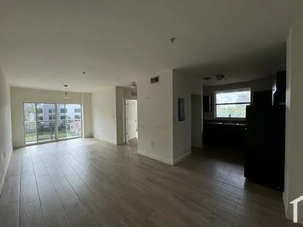 529 NE 62nd St #303, Miami, FL 33138
