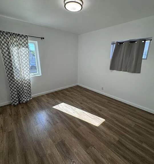 446 N California St — Photo 18