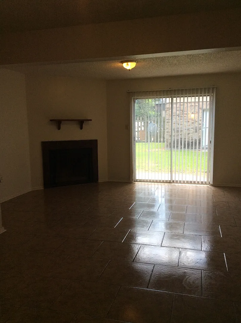 G2 8747 Granite — Photo 3