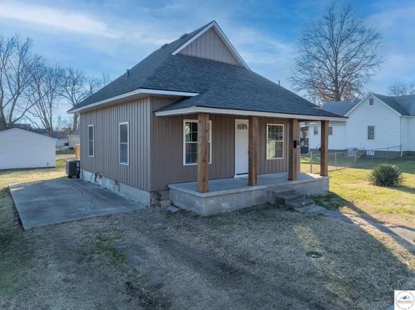 404 E 16th St, Sedalia, MO 65301
