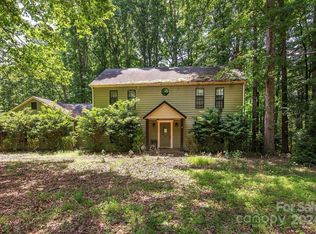 9110 Blakeney Heath Rd, Charlotte, NC 28277