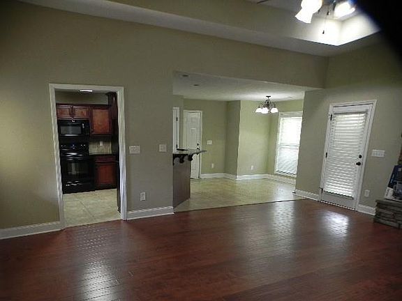 4th image of 94 Lee Road 2115