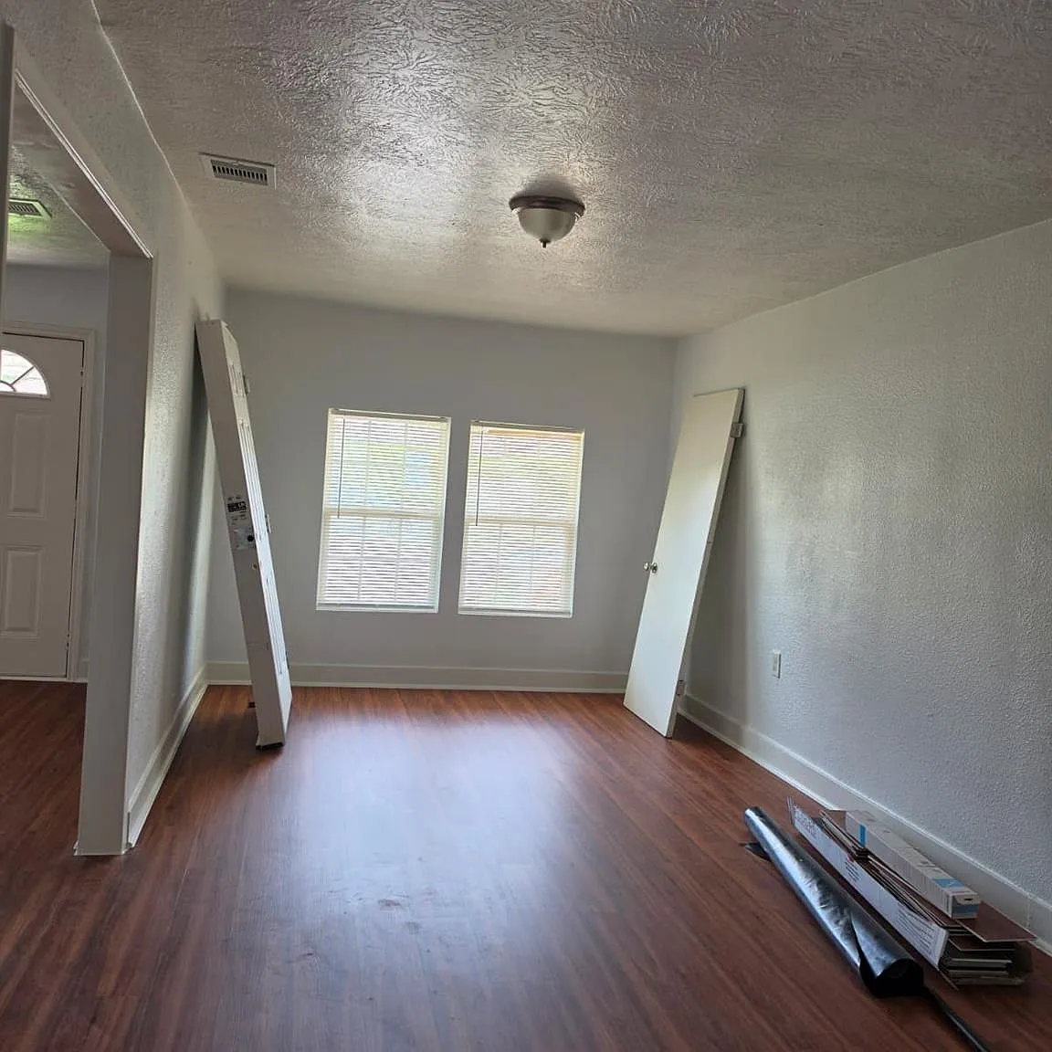 4 bed, 1.0 bath, 1195 sqft, $1,495 — Photo 4