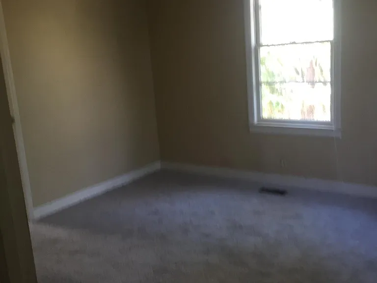 963 Laurel Ave — Photo 5