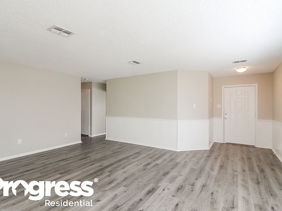 4th image of 600 Capricorn St