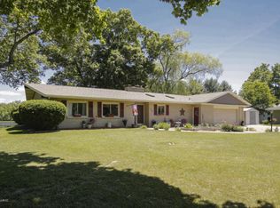 13007 Bayview Dr, Vicksburg, MI 49097