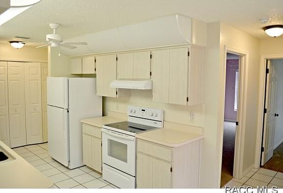 4th image of 3083 S Blackmountain Dr
