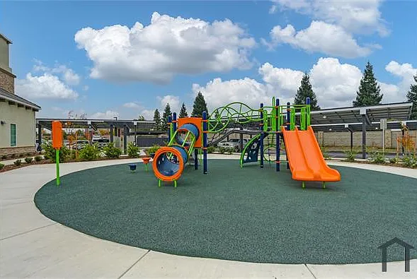 1 bed, 600 sqft, $1,838 — Photo 3