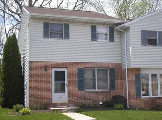 228 Riverview Dr, Ephrata, PA 17522