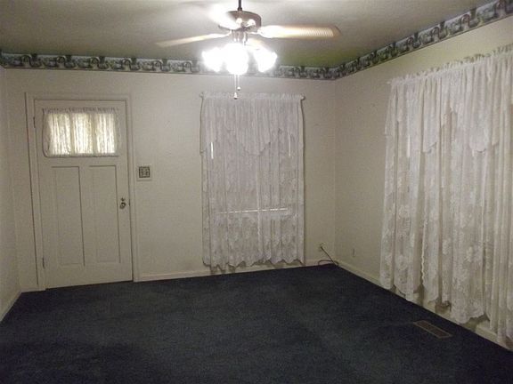 4th image of 315 W Otoe Ave