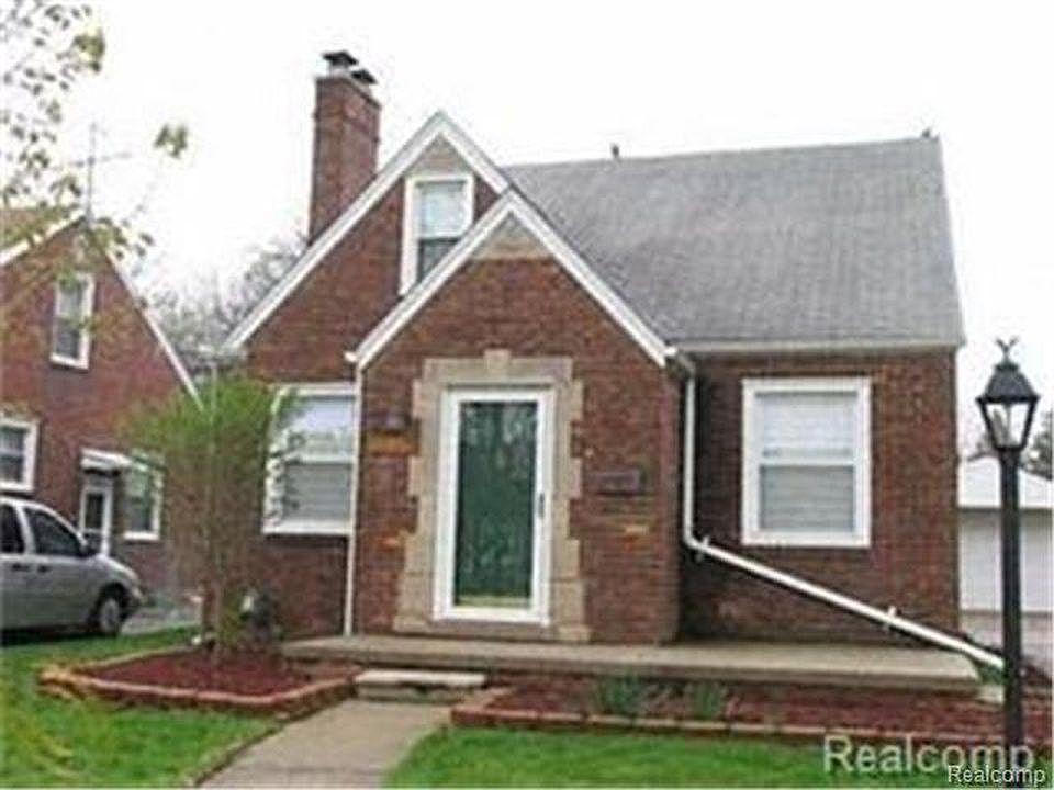 2nd image of 15560 Crescentwood Ave