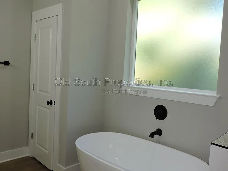 706 N F St #B — Photo 22