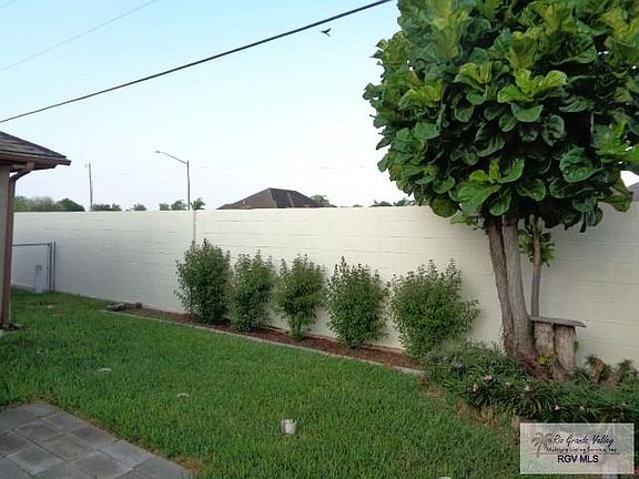 4th image of 102 Willow Cir
