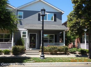 582 Blue Moon Dr, Central Pt, OR 97502