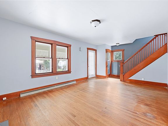 4th image of 266 Jefferson Ave