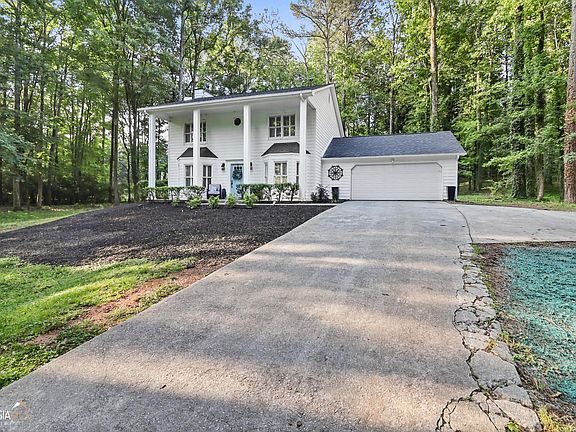 3rd image of 300 Cedar Lane