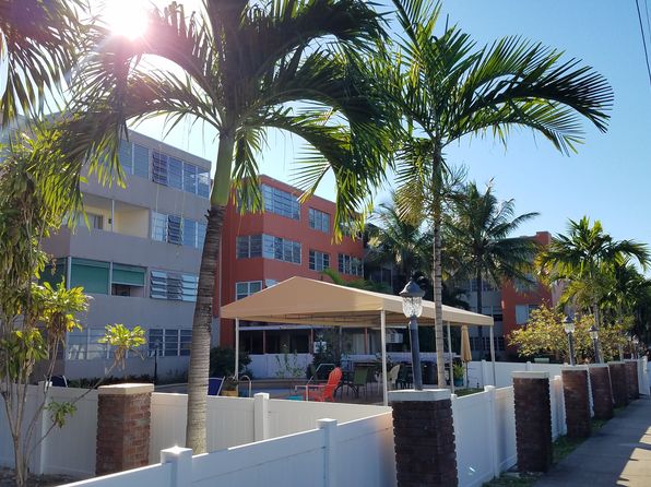 1851 NE 168th St APT C2