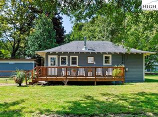 119 Foothills Dr, Boone, NC 28607