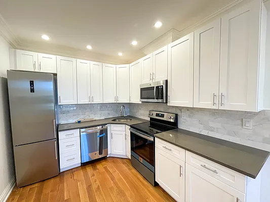 Rented by Francine Realty | media 8