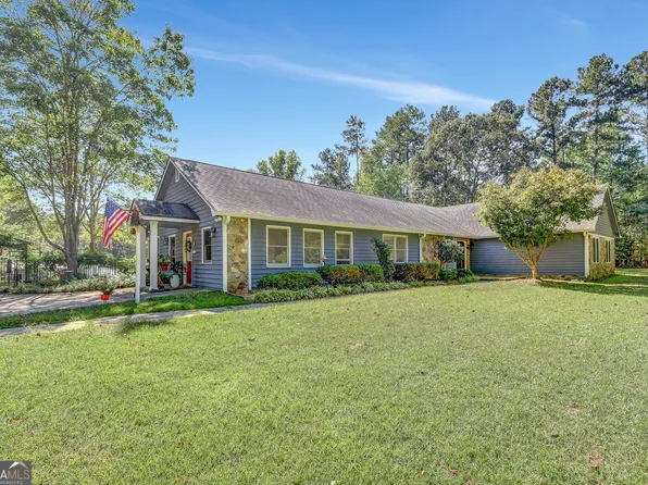 880 Brooks Woolsey Rd, Brooks, GA 30205