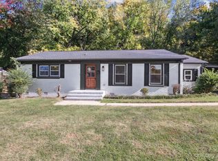 5225 Farmbrook Dr, Charlotte, NC 28210