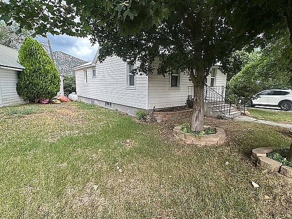 3rd image of 492 N Main St