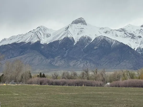 4333 W Houston Rd, Mackay, ID 83251