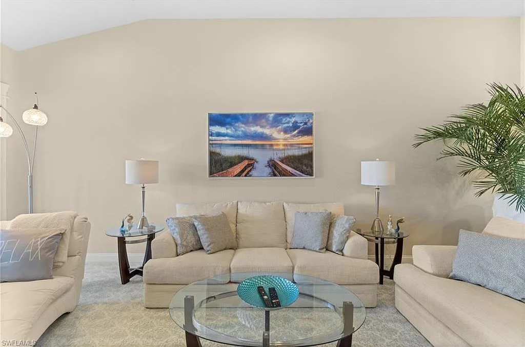 2 bed, 2.0 bath, 1433 sqft, $8,000 — Photo 4