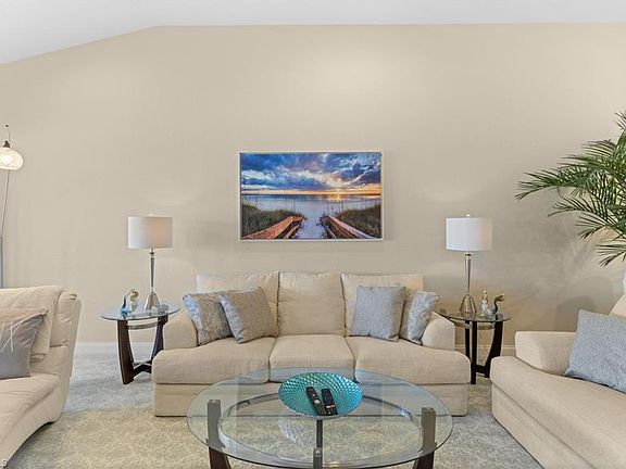 4th image of 2215 Chesterbrook Ct APT 203