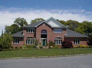 36 Cobbler Ln, East Setauket, NY 11733