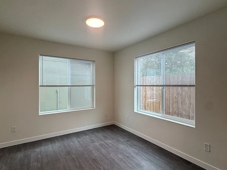 503 E Helena Ave — Photo 20