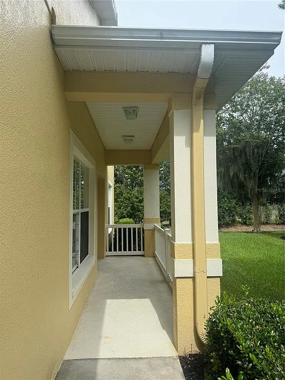 3 bed, 2.5 bath, 1637 sqft, $2,200 — Photo 3