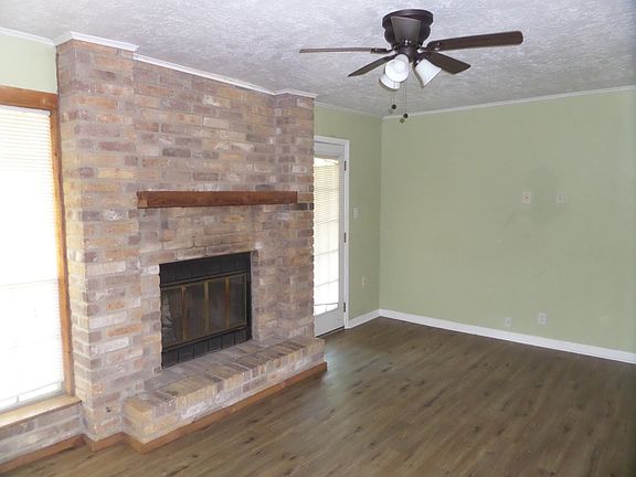 3rd image of 3964 Bristol Dr