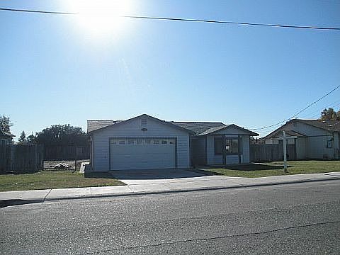 2nd image of 865 Gail Ave