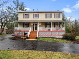 6717 Kerns Rd, Falls Church, VA 22042