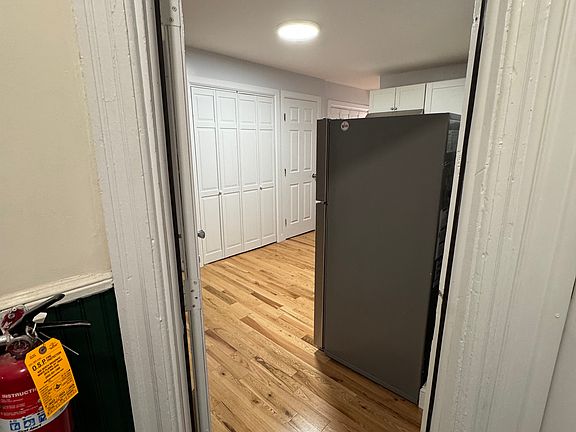 2nd image of 88-90 Beekman Ave #6